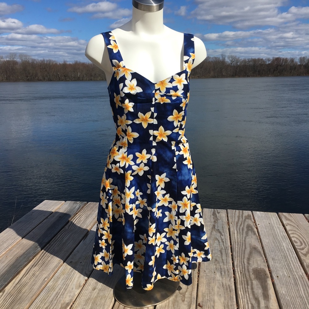 Hawaiian creations blue floral sweetheart dress